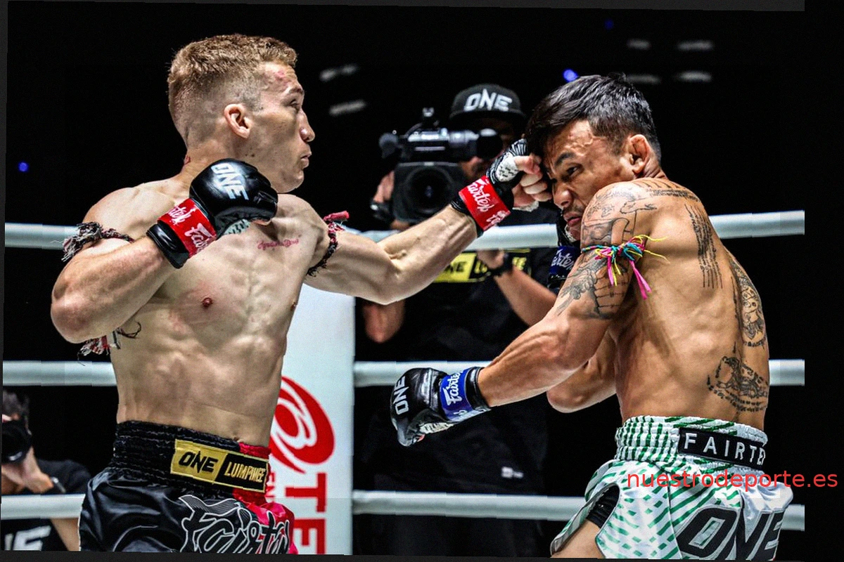 Dionatha Santos Tobias busca el mentón de Tonglampoon en ONE Friday Fights 173